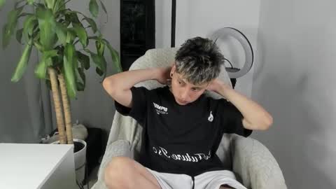 Nico  online show from 4, 12, 2025