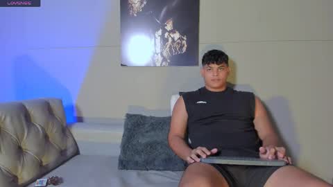 Snapshot of nicol_and_thiago_212 chatting on 23, 5, 2026 nicol_and_thiago_212 online show from 23, 5, 2026