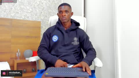 Nicolas online show from 10, 12, 2024