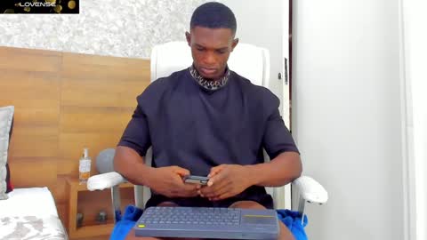 Nicolas online show from 12, 12, 2024