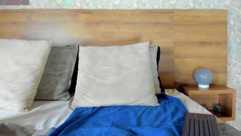 Nicolas online show from 23, 2, 2025