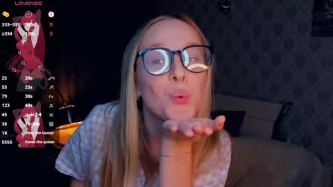 Nicoletta online show from 10, 10, 2025