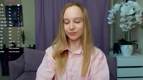 Nicoletta online show from 6, 4, 2026