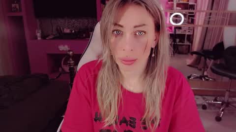 Snapshot of nicole_g0ld_ chatting on 1, 3, 2026 Nicole online show from 1, 3, 2026