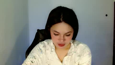 nicole_kiss01 online show from 17, 10, 2025