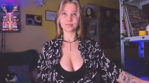 Snapshot of nicole_matt chatting on 6, 10, 2025 Nicole online show from 6, 10, 2025