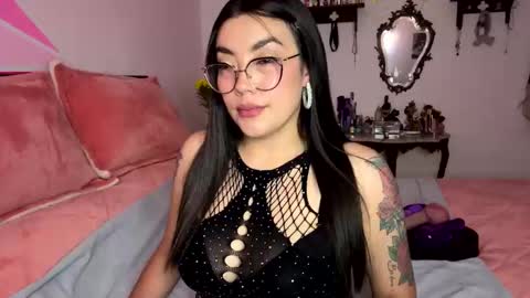Snapshot of nicole_wc chatting on 30, 9, 2025 Nicole online show from 30, 9, 2025