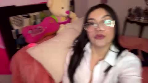 Nicole online show from 15, 10, 2025