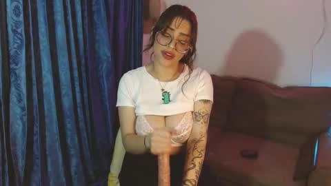 Snapshot of nicole_white_11 chatting on 1, 12, 2024 Nicole White online show from 1, 12, 2024