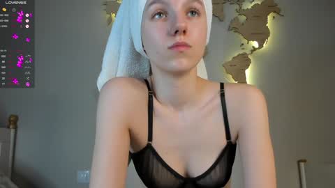 Snapshot of nicoledurham chatting on 4, 2, 2025 Kimmy online show from 4, 2, 2025