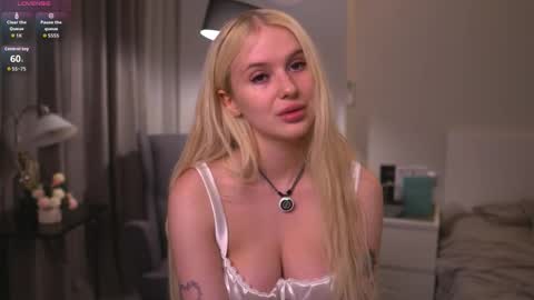 Snapshot of nicoledurham chatting on 14, 11, 2025 Kimmy online show from 14, 11, 2025