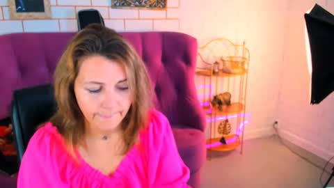 nicolehits online show from 6, 10, 2025