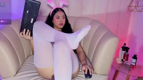 Snapshot of nicolejons_ chatting on 4, 6, 2026 Nicole online show from 4, 6, 2026