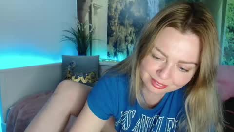 Snapshot of nicolelinharts chatting on 30, 12, 2024 Birthday online show from 30, 12, 2024