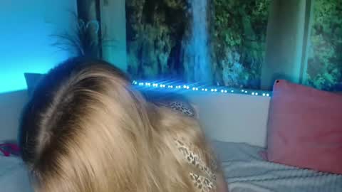 Snapshot of nicolelinharts chatting on 25, 1, 2025 Birthday online show from 25, 1, 2025