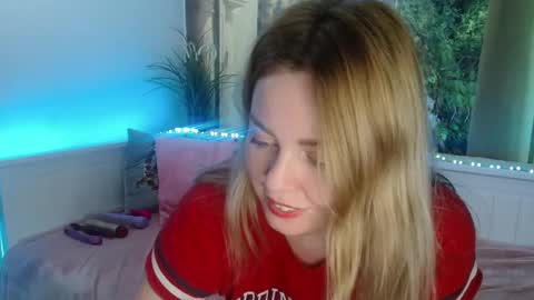 Snapshot of nicolelinharts chatting on 28, 1, 2025 Birthday online show from 28, 1, 2025