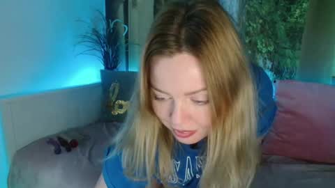 Snapshot of nicolelinharts chatting on 6, 2, 2025 Birthday online show from 6, 2, 2025
