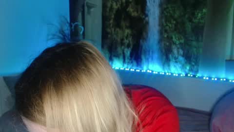Snapshot of nicolelinharts chatting on 8, 2, 2025 Birthday online show from 8, 2, 2025