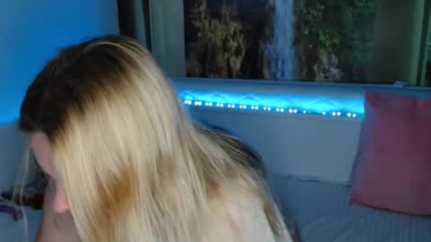 Snapshot of nicolelinharts chatting on 10, 10, 2025 Birthday online show from 10, 10, 2025
