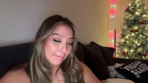 nicolelovesyou444 online show from 4, 12, 2025