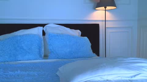 Nicole online show from 22, 2, 2025