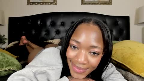 Nicole online show from 27, 2, 2025