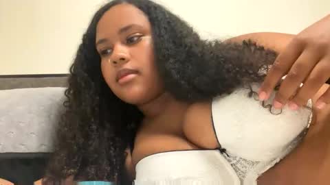 nicolette356 online show from 18, 10, 2025