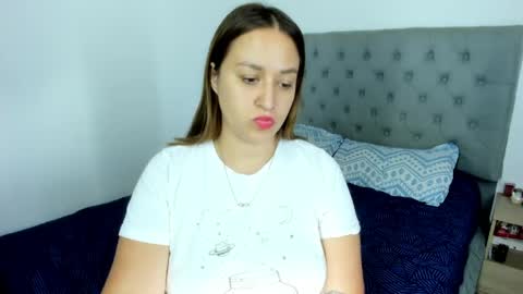 Snapshot of nicolewind_ chatting on 19, 5, 2026 ELIZABETH online show from 19, 5, 2026