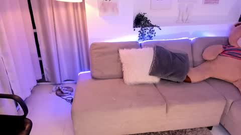 Nicolle online show from 9, 2, 2025