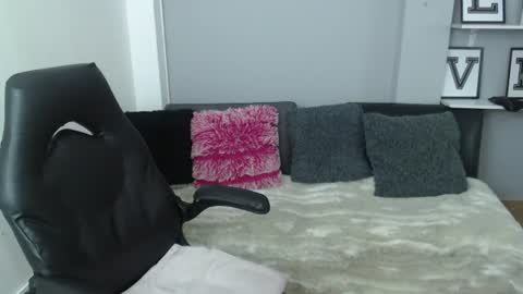 Snapshot of nicolle_silva chatting on 3, 7, 2026 Nicolle online show from 3, 7, 2026