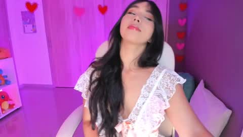 Snapshot of nicollemeyer chatting on 7, 5, 2026 Nicolle Go to Visit online show from 7, 5, 2026