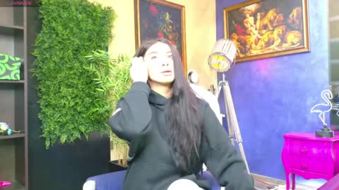 Nicolle online show from 20, 4, 2026