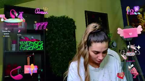 Nicolle online show from 1, 7, 2026