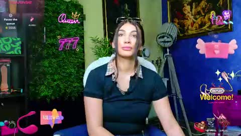 Nicolle online show from 31, 7, 2026