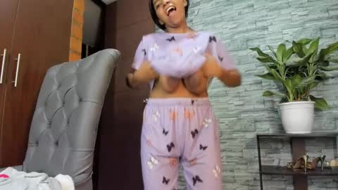 Snapshot of nicollesofia3 chatting on 8, 2, 2025 nicollesofia3 online show from 8, 2, 2025