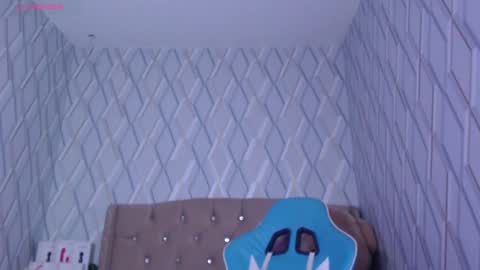 Nicolle Miley online show from 18, 1, 2025