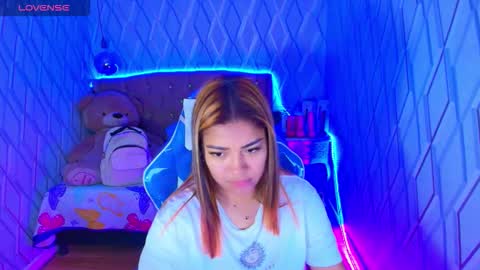 Nicolle Miley online show from 8, 10, 2025