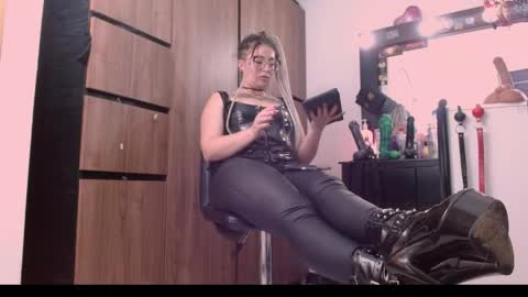 nicolmiss online show from 15, 5, 2026