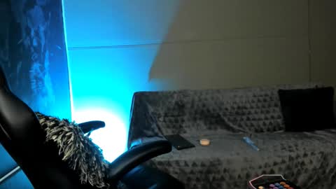 Nicol online show from 3, 12, 2025