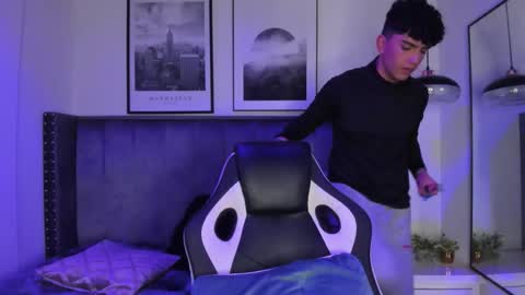 niick_twink online show from 5, 11, 2025