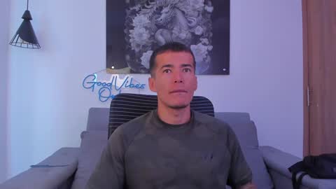 Snapshot of niickcooper chatting on 16, 12, 2024 Niick online show from 16, 12, 2024