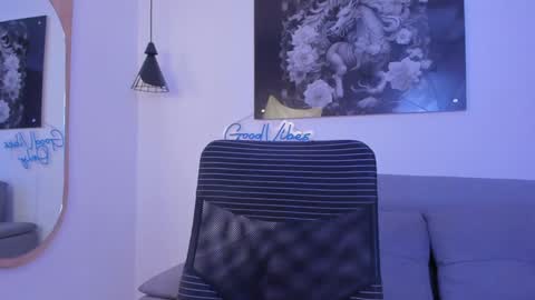 Snapshot of niickcooper chatting on 22, 12, 2024 Niick online show from 22, 12, 2024