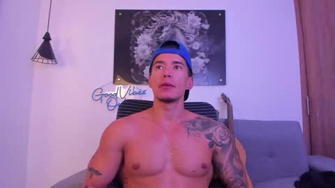 Snapshot of niickcooper chatting on 29, 12, 2024 Niick online show from 29, 12, 2024