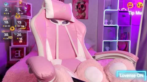 Nicole  online show from 22, 1, 2025