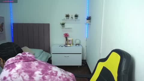 Snapshot of niina_lovee_ chatting on 3, 12, 2024 online show from 3, 12, 2024