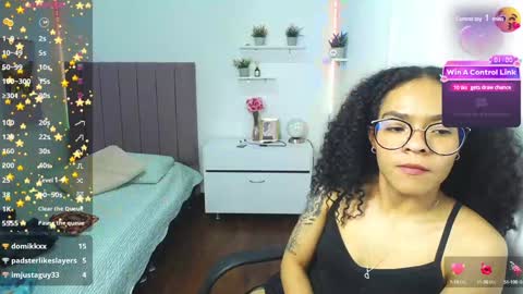 Snapshot of niina_lovee_ chatting on 6, 12, 2024 online show from 6, 12, 2024