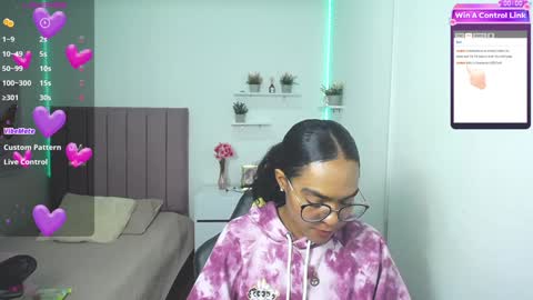 Snapshot of niina_lovee_ chatting on 11, 12, 2024 online show from 11, 12, 2024