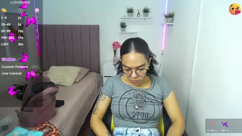Snapshot of niina_lovee_ chatting on 12, 12, 2024 online show from 12, 12, 2024