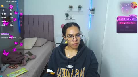 Snapshot of niina_lovee_ chatting on 16, 12, 2024 online show from 16, 12, 2024