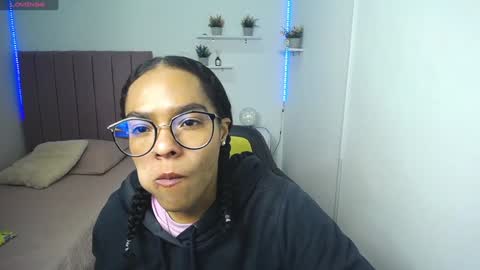 Snapshot of niina_lovee_ chatting on 19, 12, 2024 online show from 19, 12, 2024